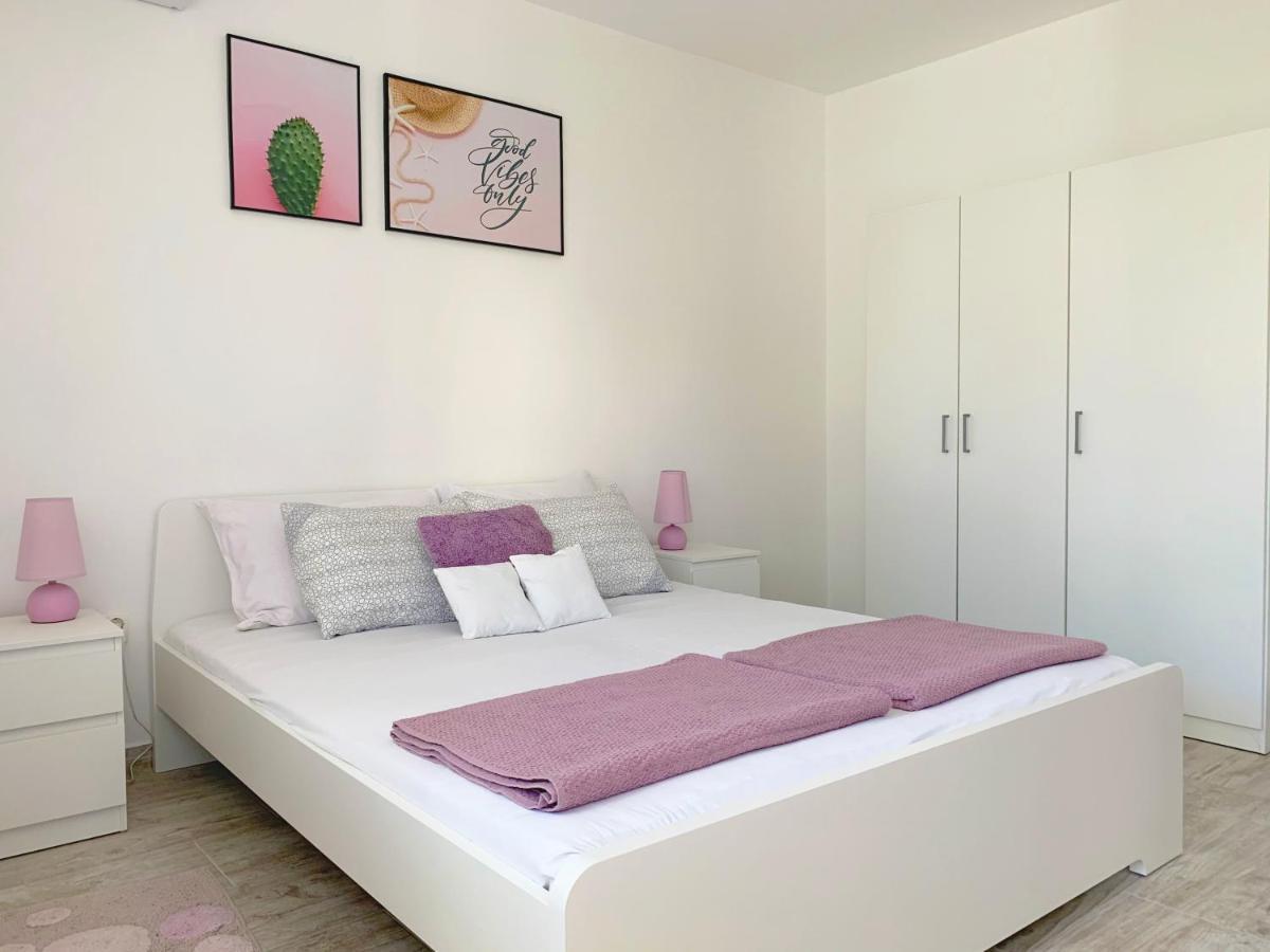 Apartment Gardenview - New! クルク エクステリア 写真