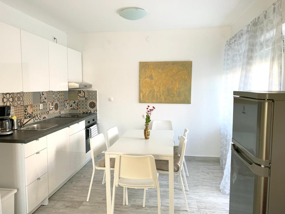 Apartment Gardenview - New! クルク エクステリア 写真